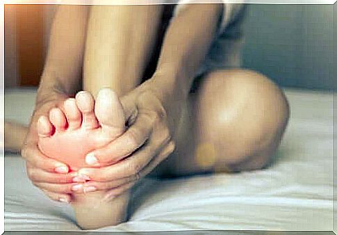 Burning feet syndrome: causes and treatments