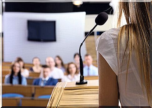 woman who is afraid of public speaking